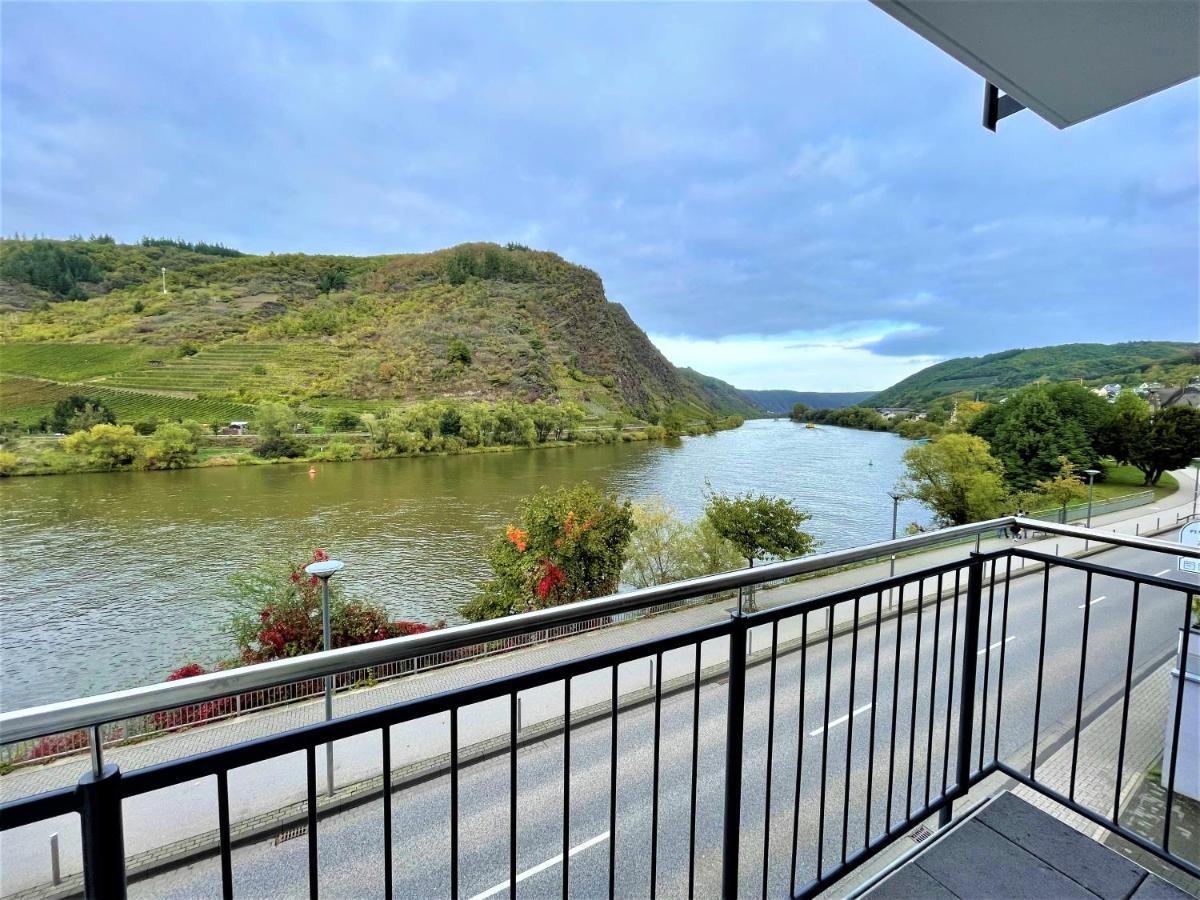 Moselpromenade Villa Moselufer, Panorama & Burg Cochem Blick, Netflix, Balkon Exterior photo
