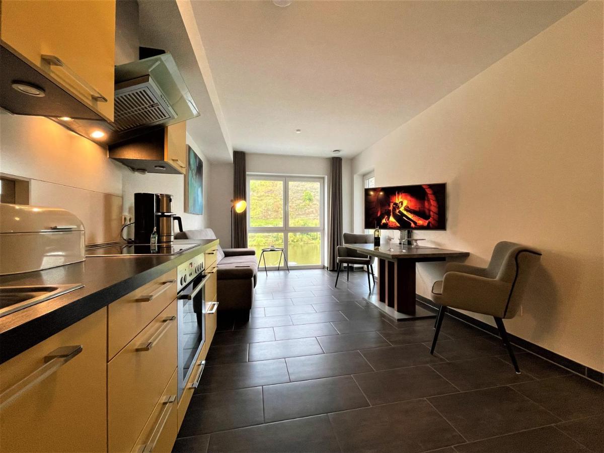 Moselpromenade Villa Moselufer, Panorama & Burg Cochem Blick, Netflix, Balkon Exterior photo